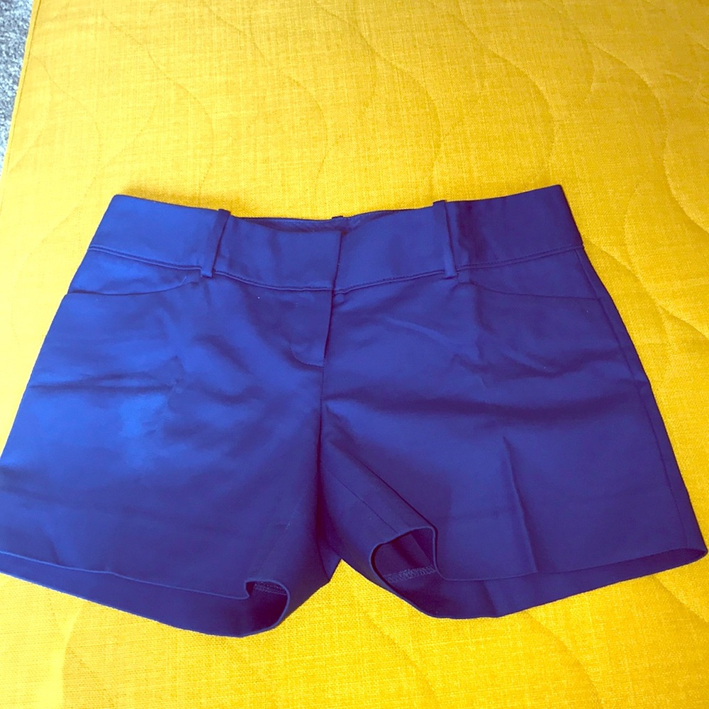 NWT THE LIMITED BLUE 5” TAILORED SHORT